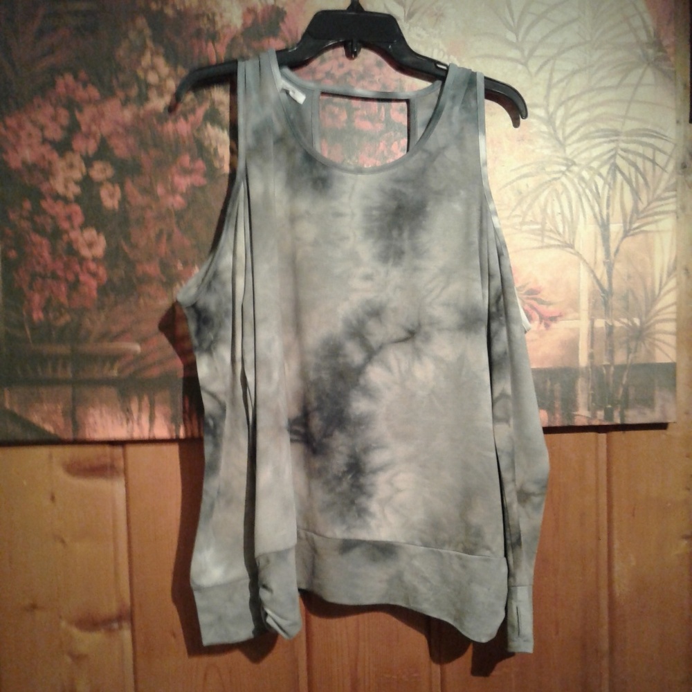 FINAL PRICE- Cold shoulder long sleeve sweatshirt